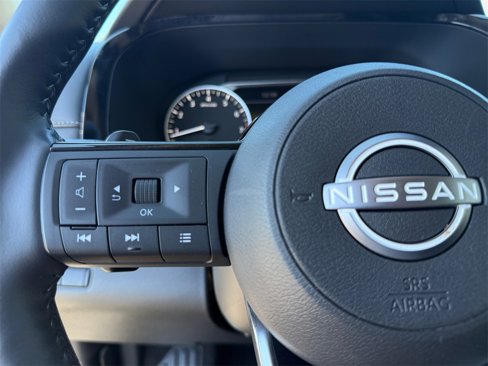 Used 2025 Nissan Pathfinder SL image 25