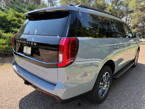 New 2025 Ford Expedition Active image 5