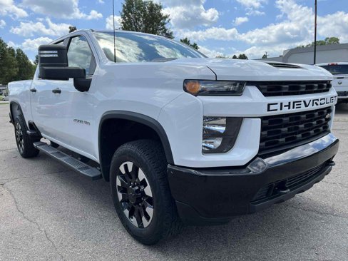Used 2020 Chevrolet Silverado 2500 Custom w/ Custom Value Package image 4