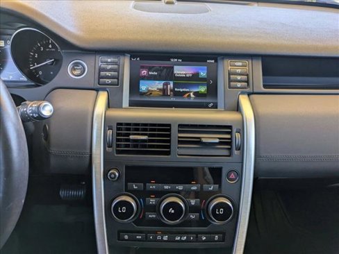Used 2018 Land Rover Discovery Sport HSE image 13