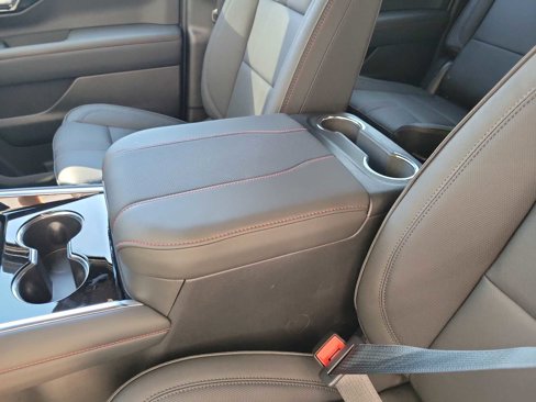 New 2026 Chevrolet Suburban RST image 16