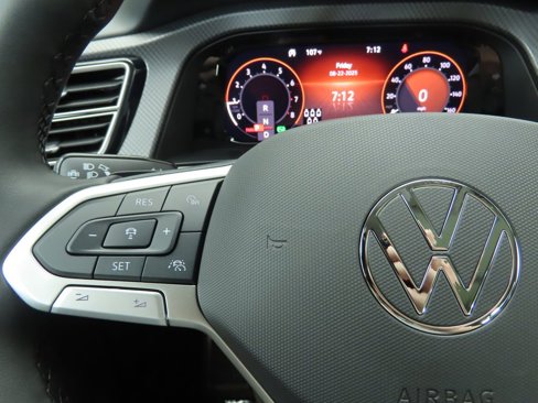 New 2026 Volkswagen Atlas Peak Edition image 12