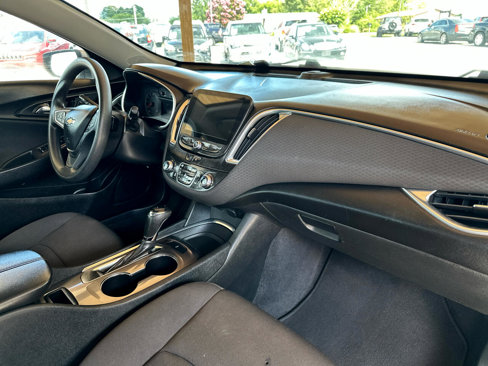 Used 2020 Chevrolet Malibu LT image 43