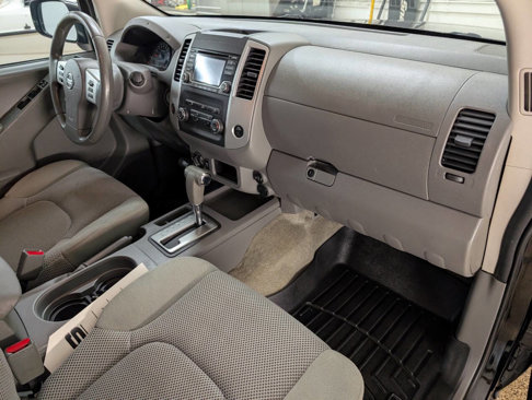 Used 2018 Nissan Frontier SV image 16
