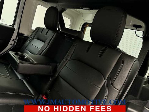 Used 2023 Jeep Wrangler Sahara image 16