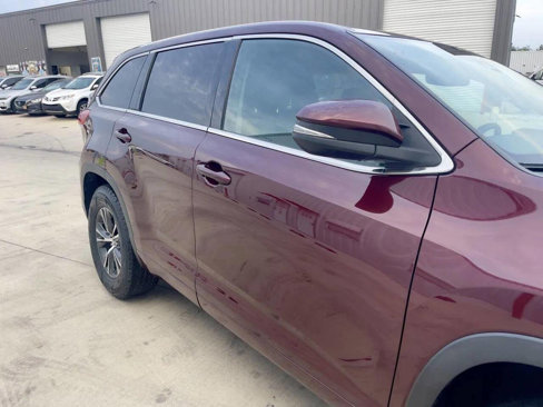Used 2018 Toyota Highlander FWD V6 image 9