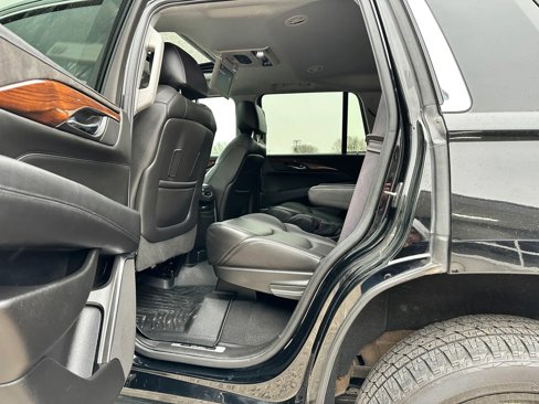 Used 2016 Cadillac Escalade Luxury image 14