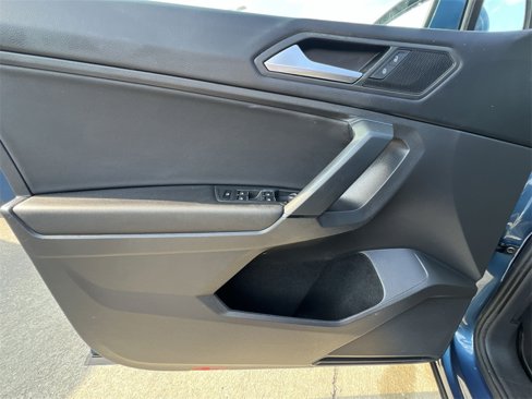 Used 2019 Volkswagen Tiguan SE image 30