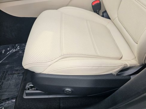 Certified 2025 Mercedes-Benz GLC 300 4MATIC image 19
