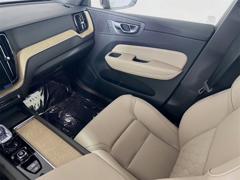 New 2026 Volvo XC60 B5 Plus w/ Climate Package PRO image 24