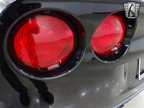 Used 2005 Chevrolet Corvette Convertible w/ Preferred Equipment Group image 17