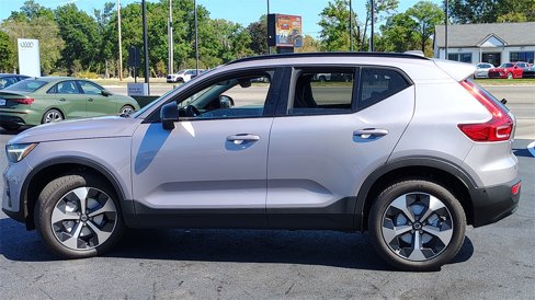 New 2026 Volvo XC40 B5 Plus w/ Climate Package image 5