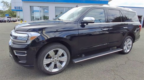 Used 2023 Ford Expedition Platinum image 4