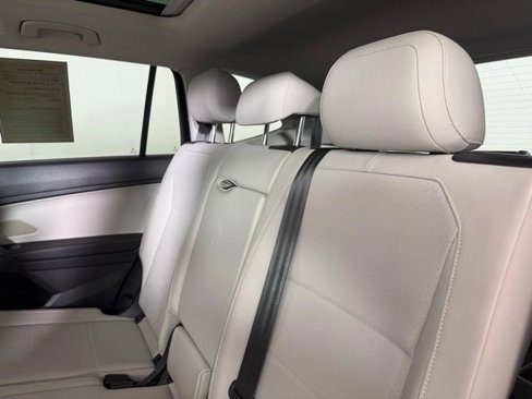 Used 2019 Volkswagen Tiguan SE w/ Panoramic Sunroof Package image 27