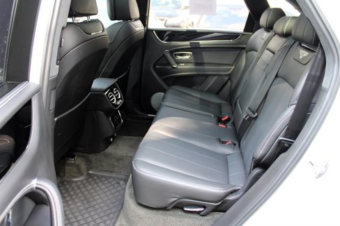 Used 2018 Bentley Bentayga image 34