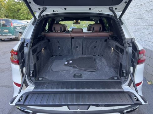 Used 2019 BMW X5 xDrive50i w/ M Sport Package image 7