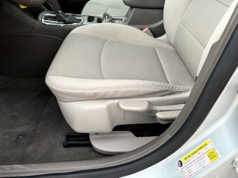 Used 2017 Chevrolet Cruze LS image 22