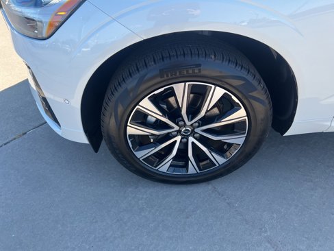 Certified 2025 Volvo XC60 B5 Plus image 9