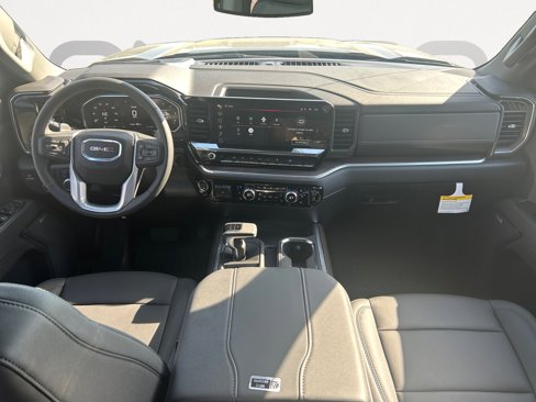 New 2026 GMC Sierra 1500 SLT image 3