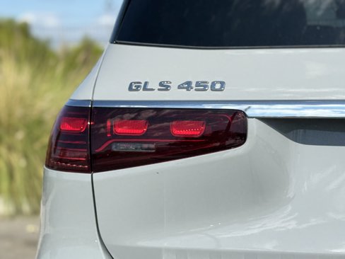New 2026 Mercedes-Benz GLS 450 4MATIC image 12