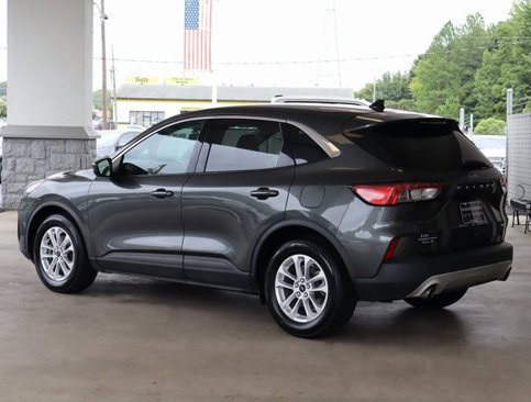 Used 2020 Ford Escape SE image 3