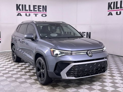 Used 2025 Volkswagen Taos SEL image 9