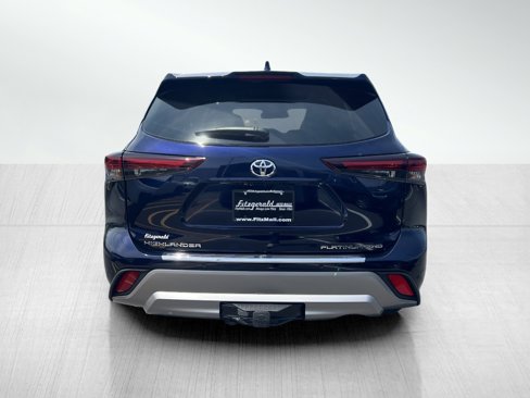 New 2025 Toyota Highlander Platinum image 8