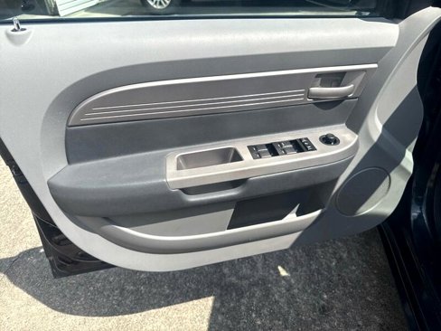 Used 2007 Chrysler Sebring LX image 10