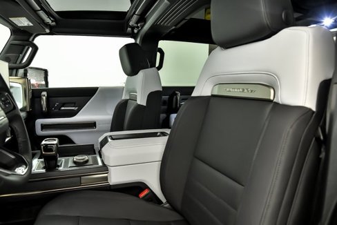 New 2025 GMC Hummer EV 2X w/ LPO, Sport Package image 6