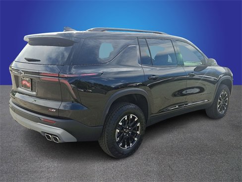 Used 2026 Chevrolet Traverse Z71 image 3