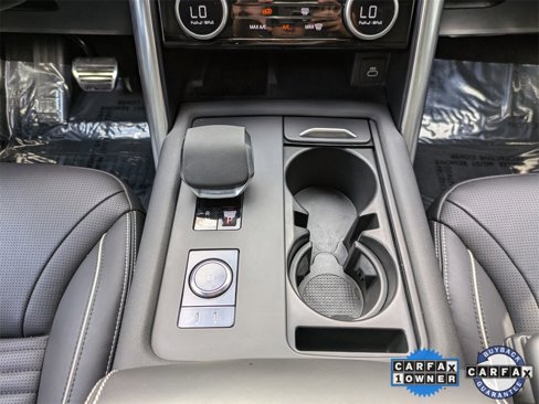 Certified 2024 Land Rover Discovery Metropolitan Edition image 19