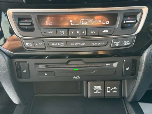 Used 2021 Honda Pilot Touring image 29