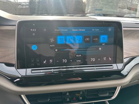 New 2025 Volkswagen Atlas SE image 18