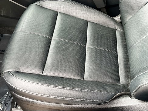 Used 2024 Kia Telluride EX w/ EX Captain's Chair Package image 20