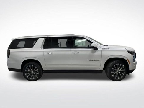 New 2025 Chevrolet Suburban High Country image 2