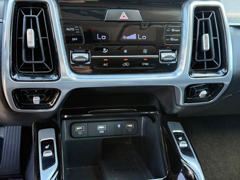 Certified 2022 Kia Sorento SX image 19