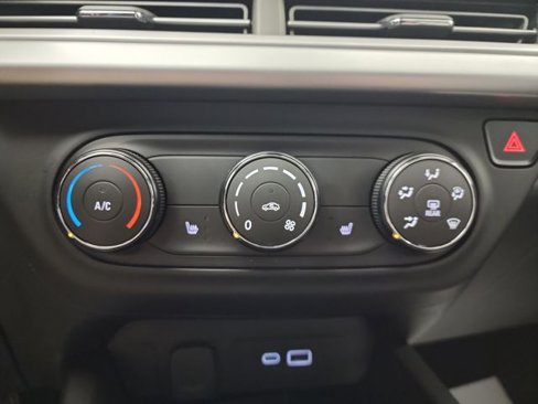 Used 2025 Chevrolet Trax LS w/ LS Convenience Package image 27