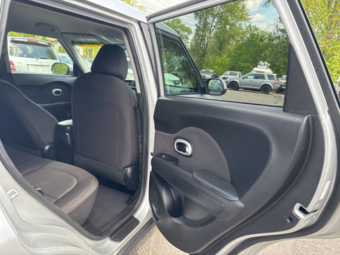 Used 2019 Kia Soul image 19