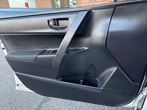 Used 2017 Toyota Corolla L image 23