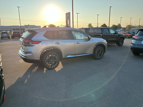 New 2026 Nissan Rogue Platinum image 4