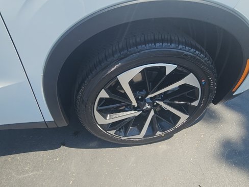 New 2025 Mitsubishi Outlander SE image 16