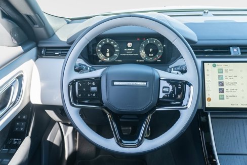 New 2026 Land Rover Range Rover Velar Dynamic SE image 13
