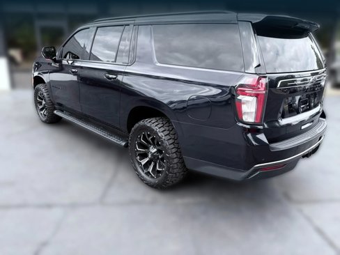 Used 2021 Chevrolet Suburban Z71 image 3