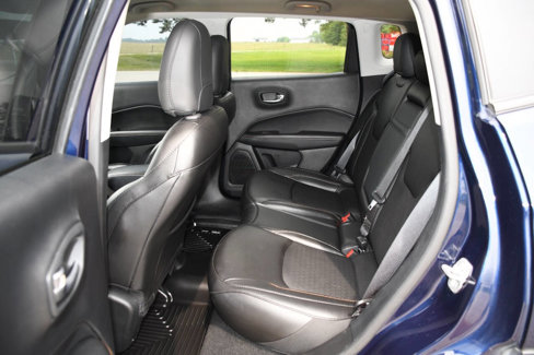 Used 2020 Jeep Compass Latitude w/ Popular Equipment Group image 15