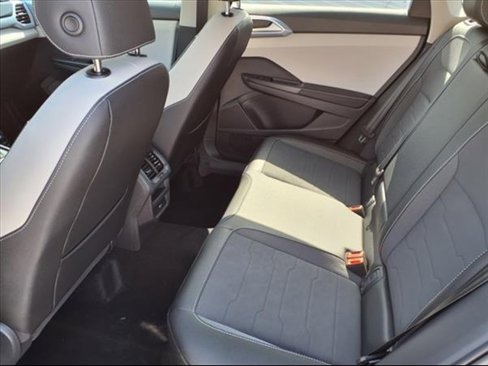 New 2025 Volkswagen Taos SE image 9