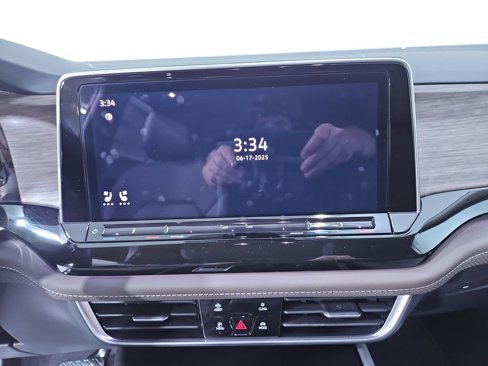 New 2025 Volkswagen Atlas SEL image 18