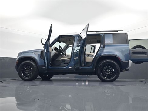 Used 2024 Land Rover Defender 110 S image 34