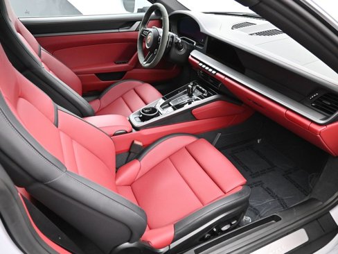 Certified 2025 Porsche 911 Carrera image 8