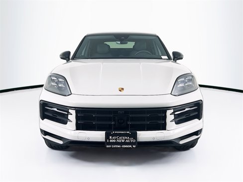 Used 2025 Porsche Cayenne Coupe image 6