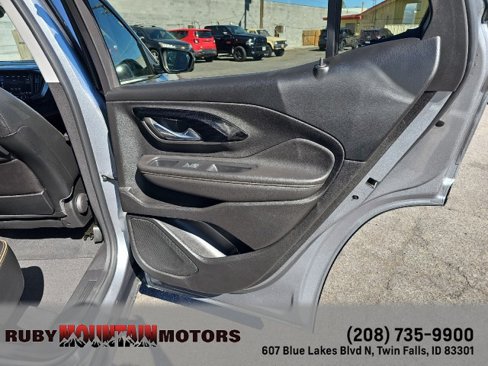 Used 2023 GMC Terrain AT4 image 28